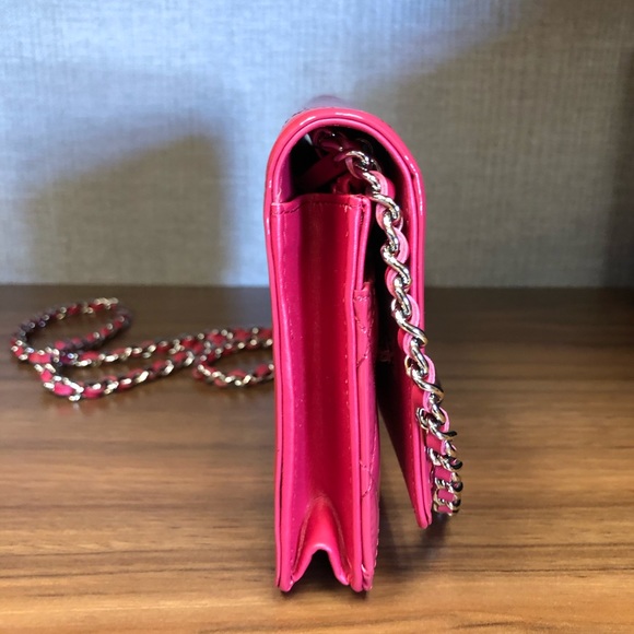 CHANEL pink patent BOY WOC BAG - Picture 6 of 13